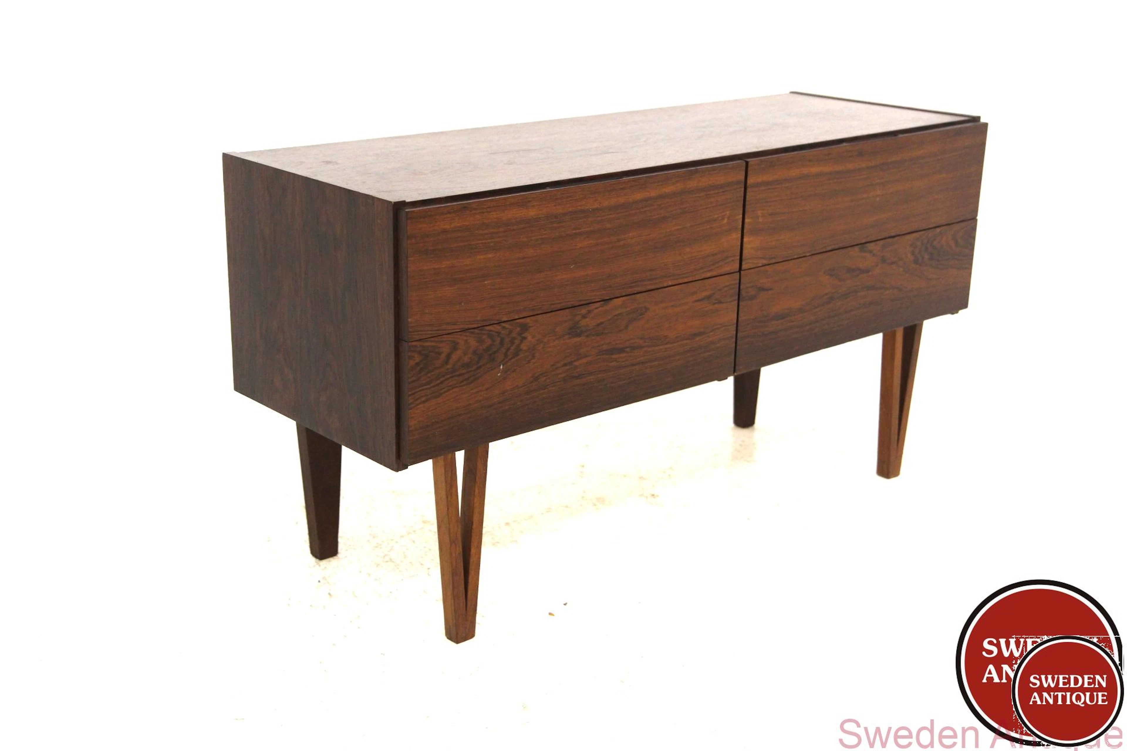 Chest of drawers No. 251 Lundberg & Söner, Rottne 1960s Swe. Rosewood *