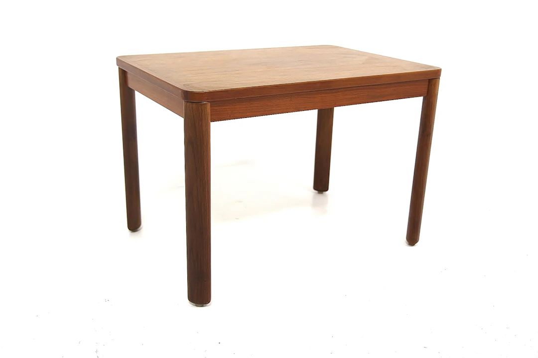 Side tables Year: 1960s Origin: Swe. Material: Walnut W: 65cm D: 45cm H: 46cm