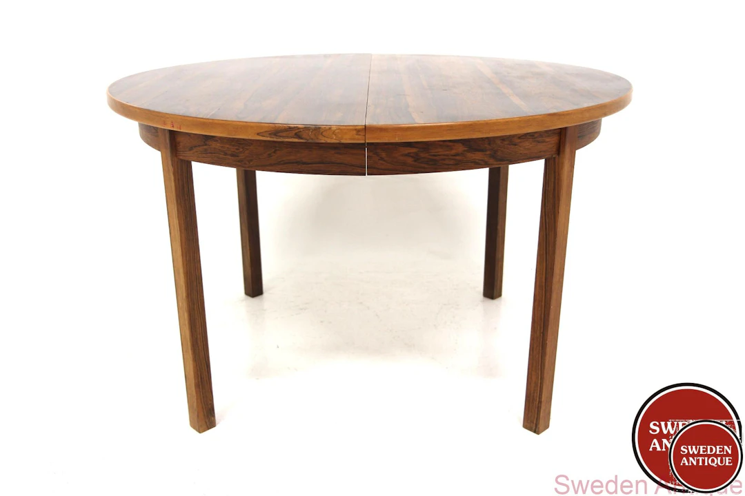 Dining table Troeds, Bjärnum Year: 1960s Origin: Swe. Material: Rosewood
