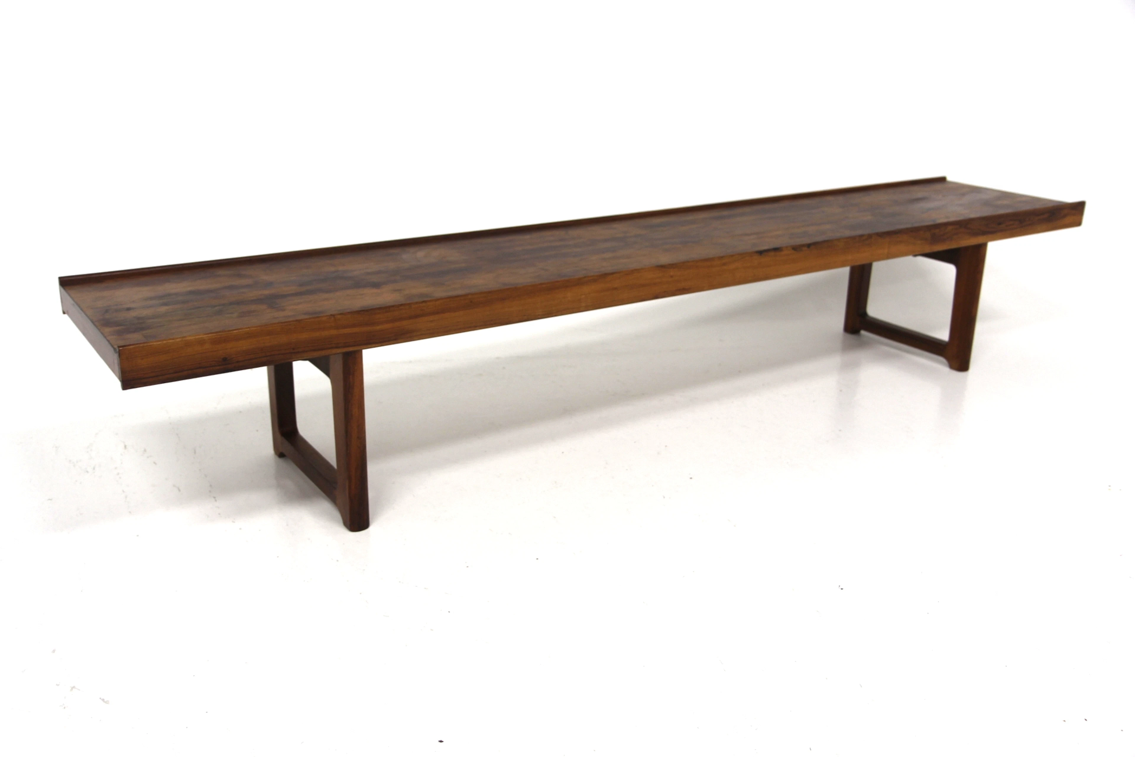 Bench Krobo Torbjørn Afdal for Mellemstrands Trevareindustri, Bruksbo