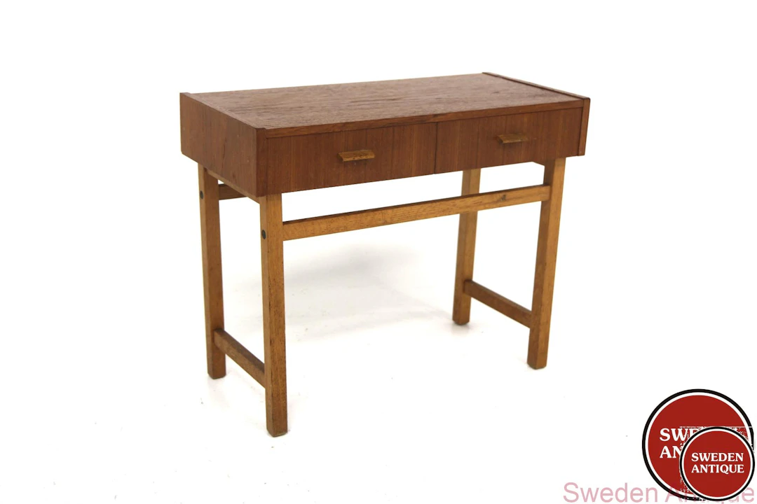 Chest of drawers Year: 1960s Origin: Swe. Material: Teak Oak W: 65cm