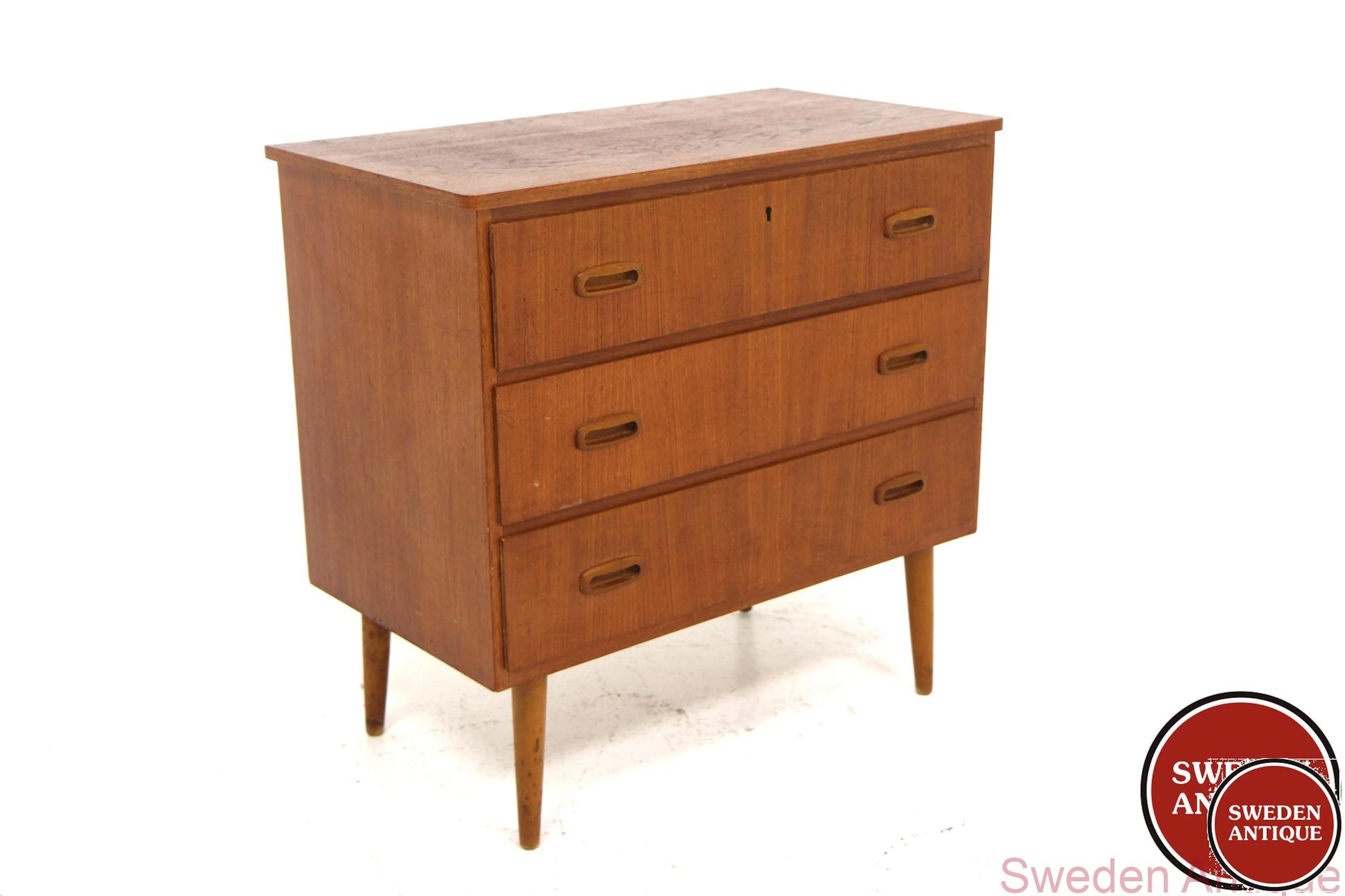 Chest of drawers Year: 1950ss Origin: Swe. Material: Teak Beech W: