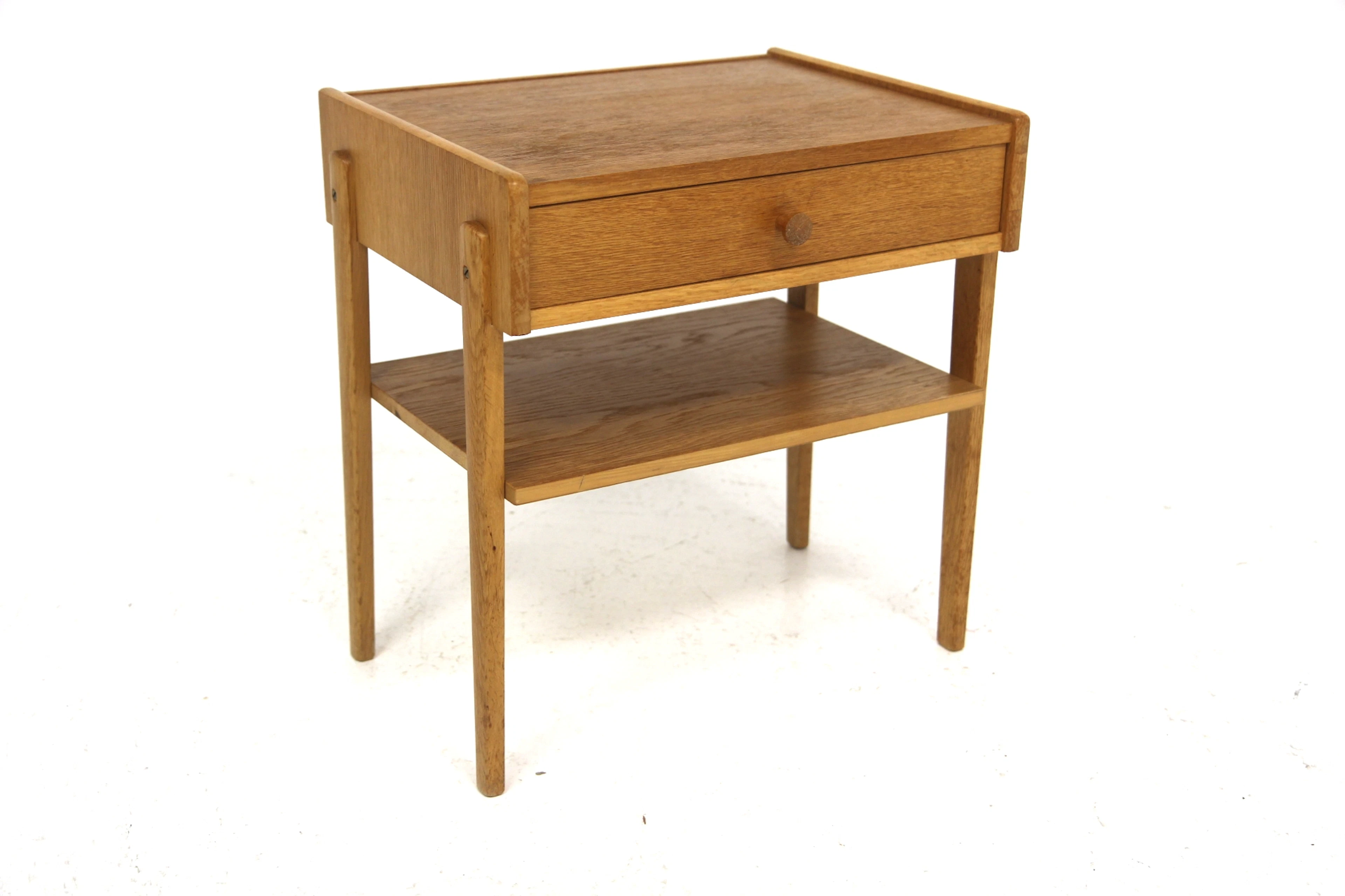 Bedside table Year: 1960s Origin: Swe. Material: Oak W: 47cm D: 36cm H: 49cm