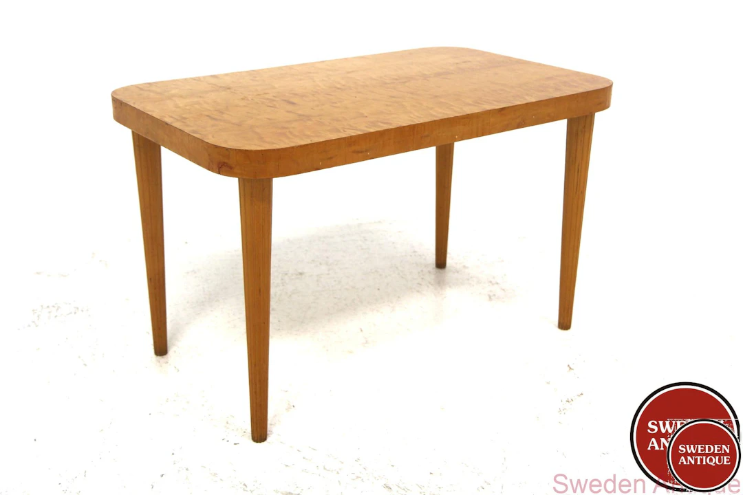 Coffee table Swedish Modern Year: 1940s Origin: Swe. Material: Birch