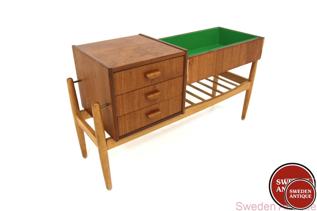 Flower stand Spectum Arne Wahl Iversen for Möble-IKÉA 1960s Swe. Teak