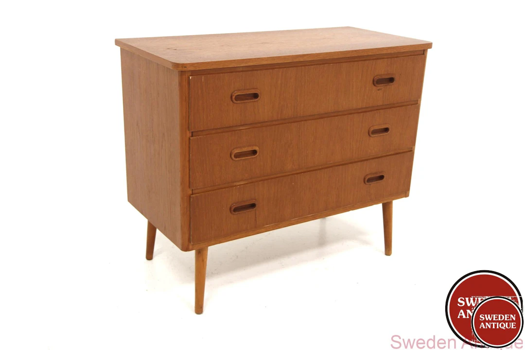 Chest of drawers Year: 1950s Origin: Swe. Material: Teak Beech W: