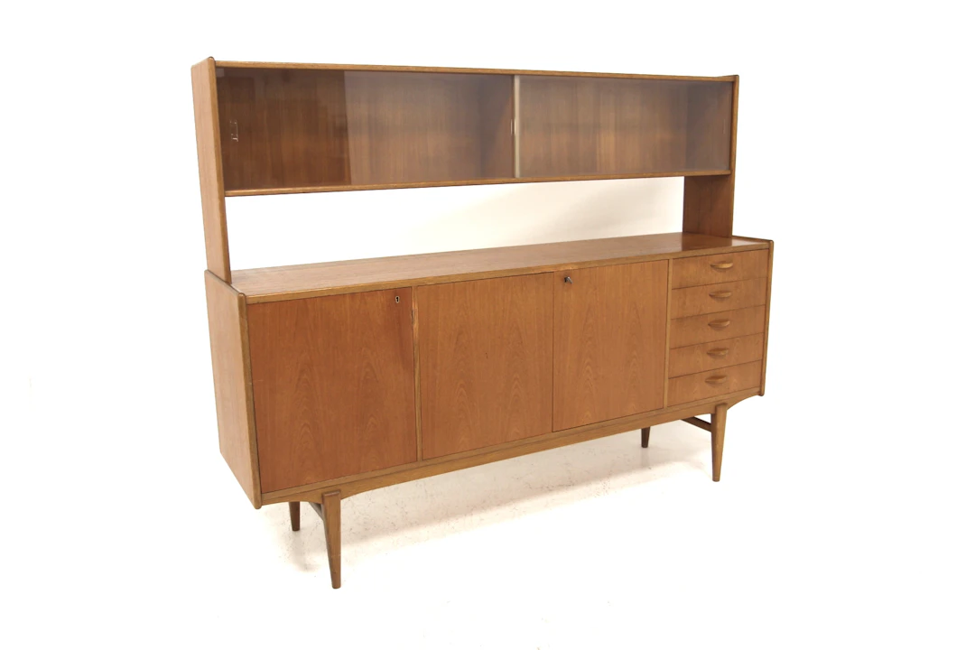 Sideboard Petterson & Nilson, Stockholm Year: 1950s Origin: Swe. Material:
