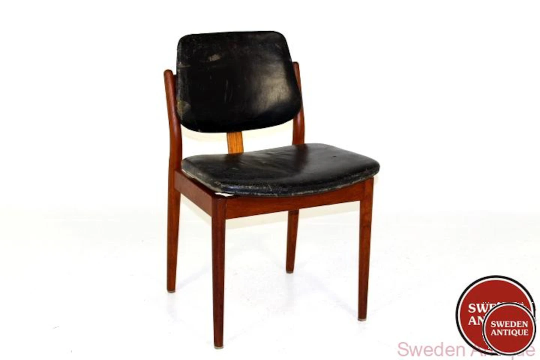 Chair Sibast Furniture Year: 1960s Origin: Den. Material: Teak Leather