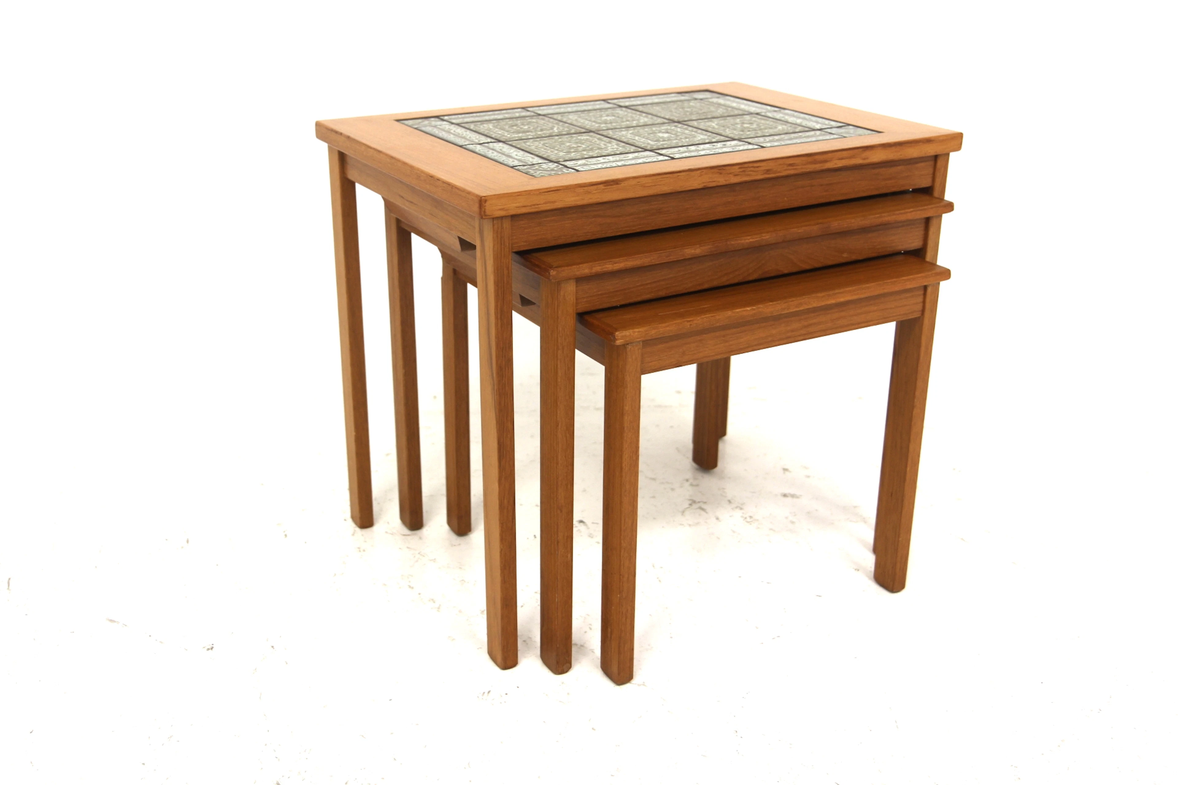 Nesting table No 51 Kvalitet Form Funktion Year: 1960s Origin: Den.