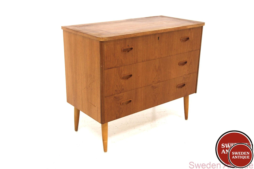 Chest of drawers Year: 1950s Origin: Swe. Material: Teak Beech W: