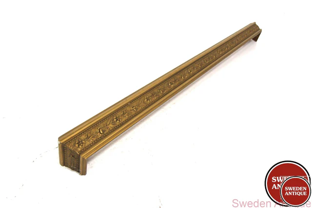 Cornish Year: 1930s Origin: Swe. Material: Painted pine W: 174cm D: