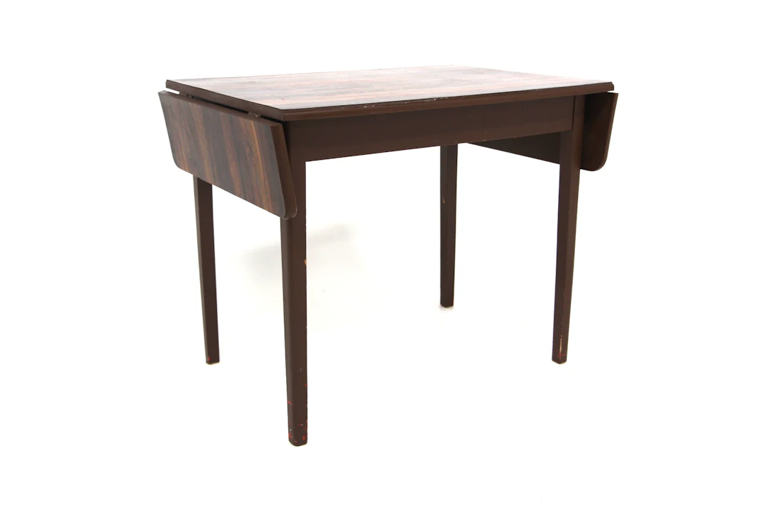 Dining table Year: 1940s Origin: Swe. Material: Brown Formica W: 90