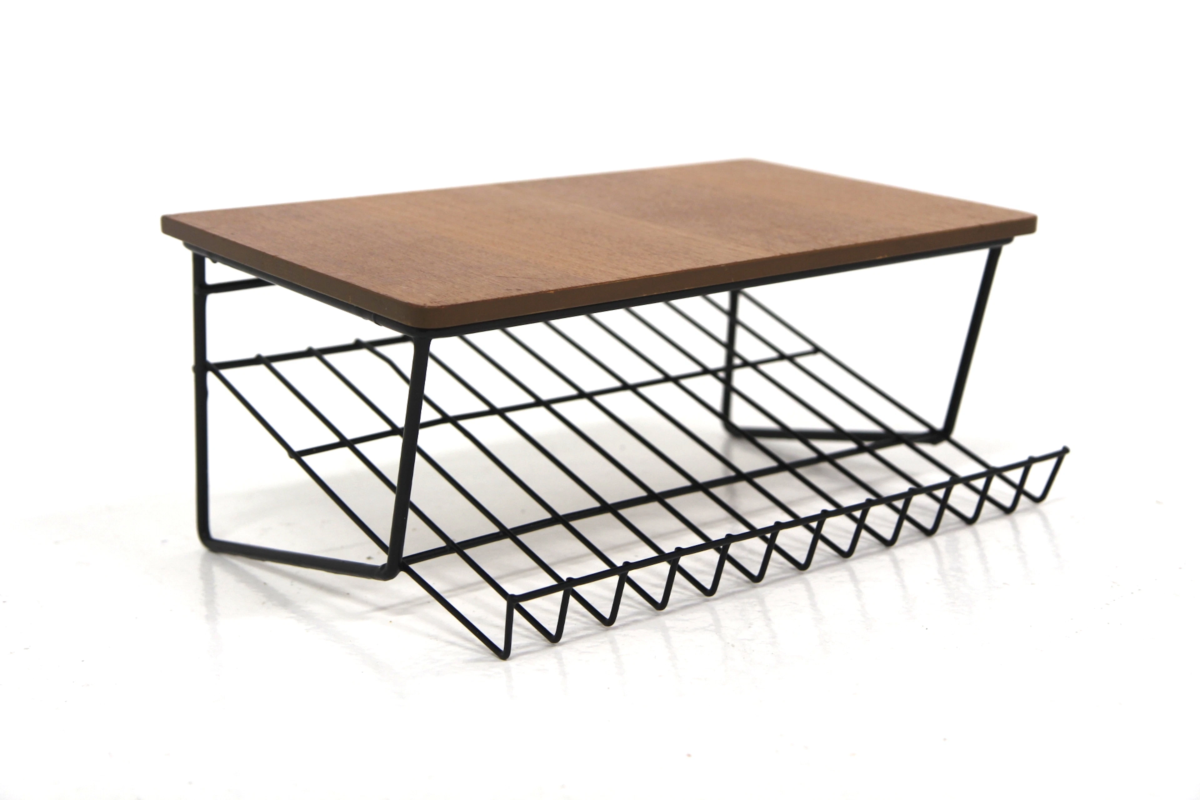 Wall shelf Year: 1950s Origin: Swe. Material: Teak Metal W: 48cm D:
