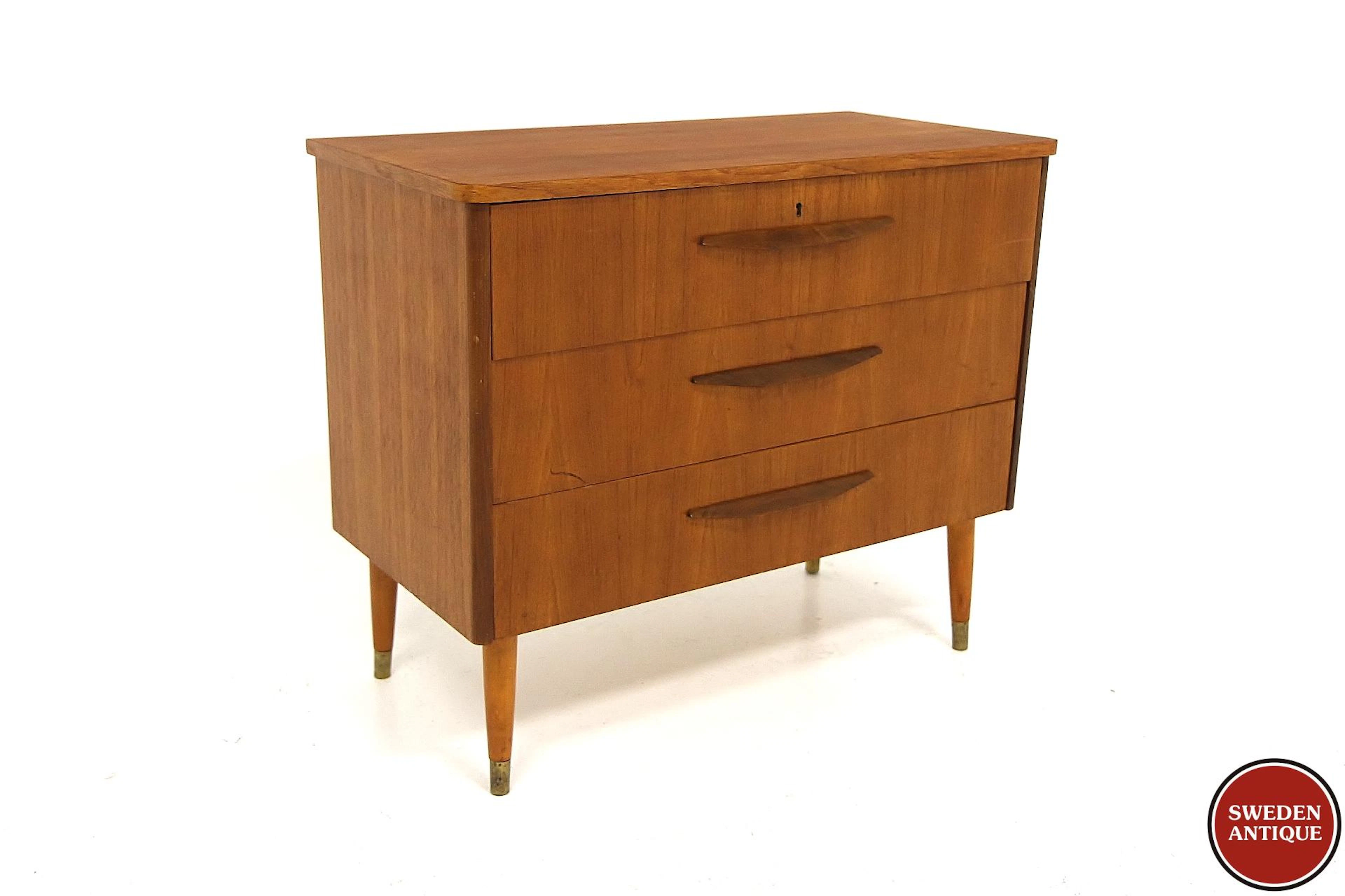 Chest of drawers Bröderna Gustafssons Träindustri, Markaryd Year: