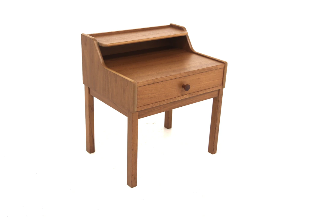 Bedside table Year: 1960s Origin: Swe. Material: Teak W: 45cm D: 35cm H: 50cm