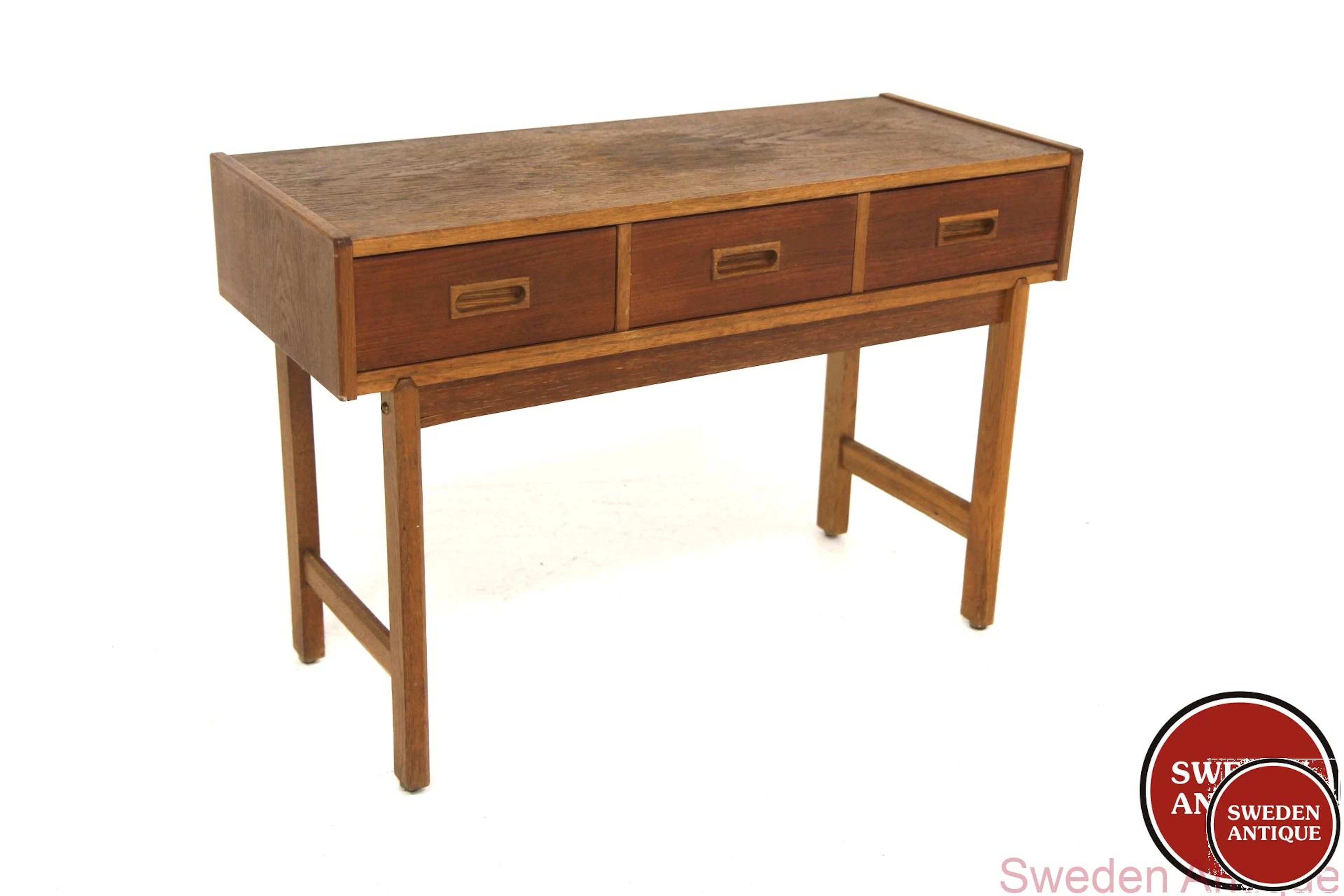 Chest of drawers Year: 1960s Origin: Swe. Material: Teak Oak W: 80cm