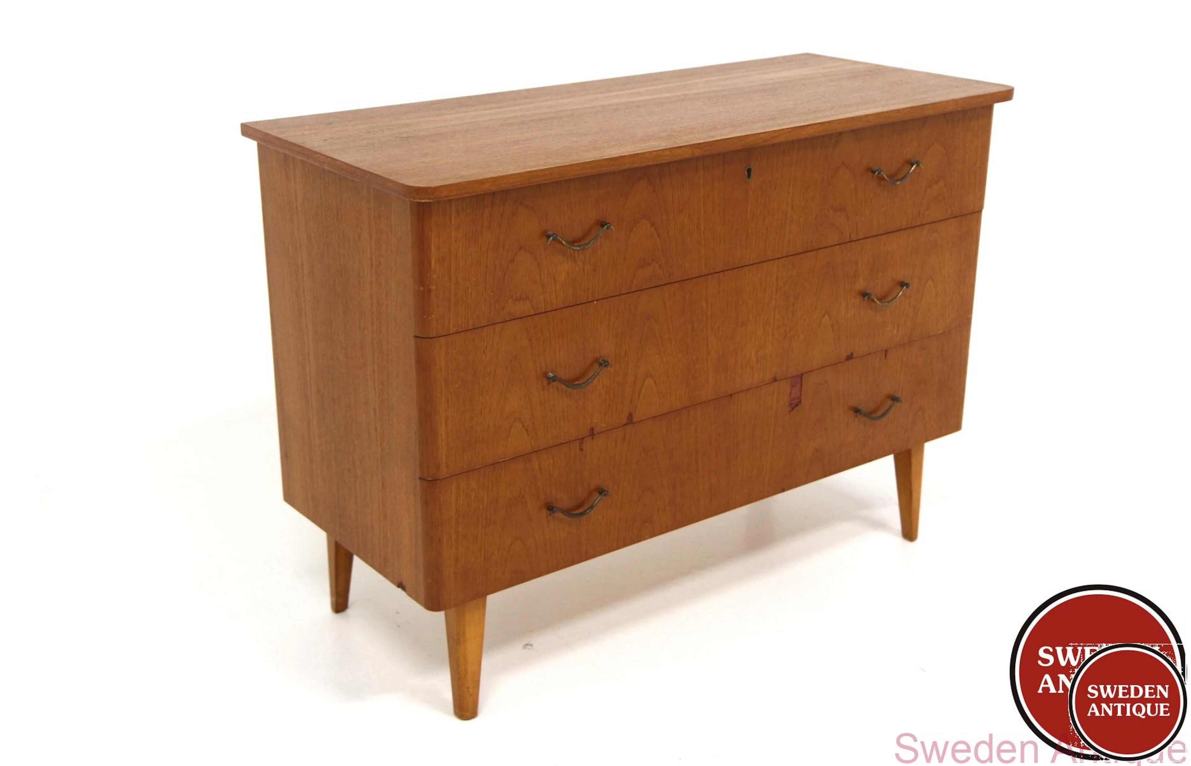 Chest of drawers Year: 1950s Origin: Swe. Material: Teak Beech Metal