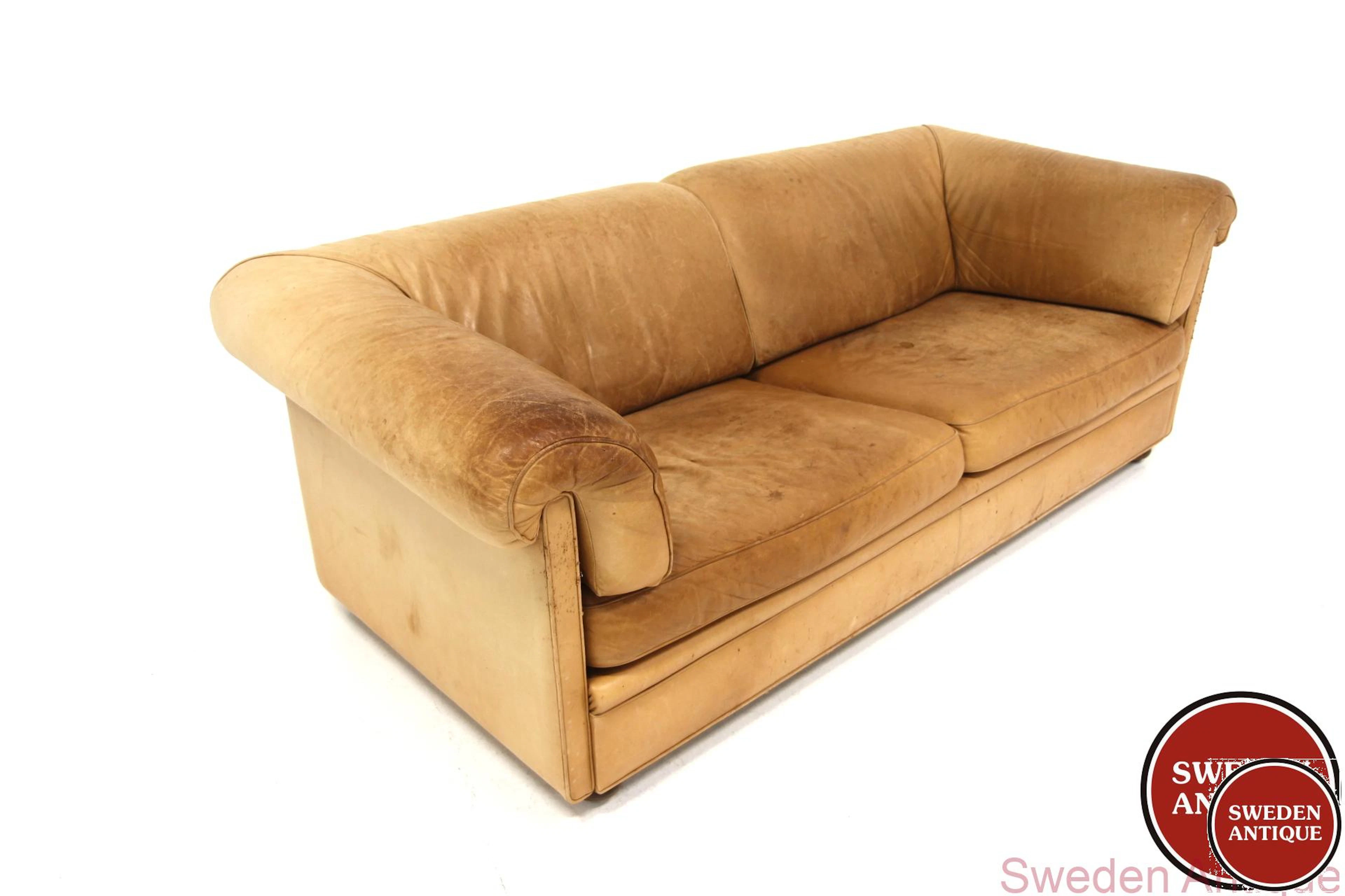 3-seat sofa Reton DUX Year: 1970s Origin: Swe. Material: Leather W: