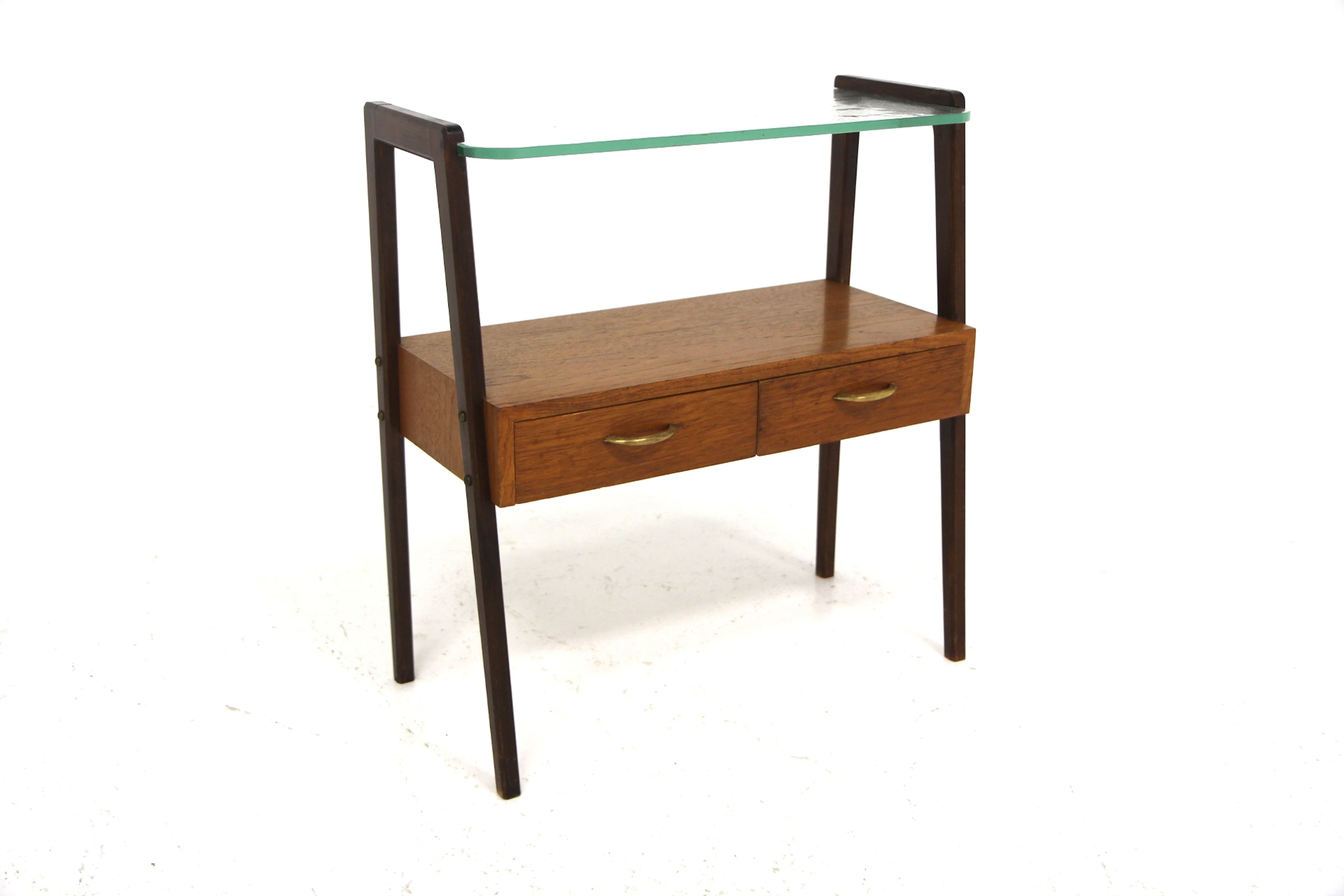 Chest of drawers Year: 1950s Origin: Swe. Material: Teak Beech Glass