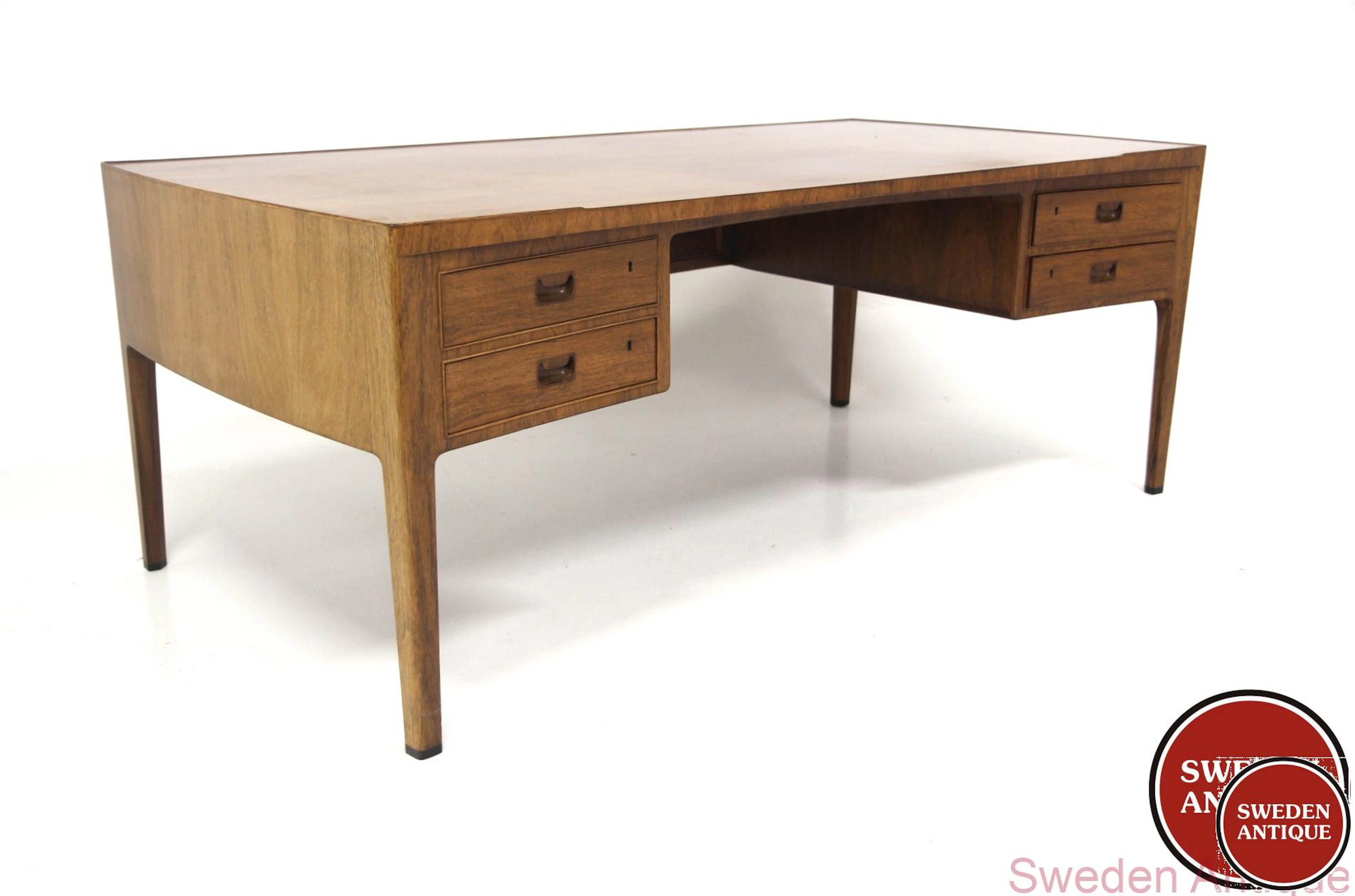 Executive writing desk Year: 1950s Origin: Den. Material: Rosewood