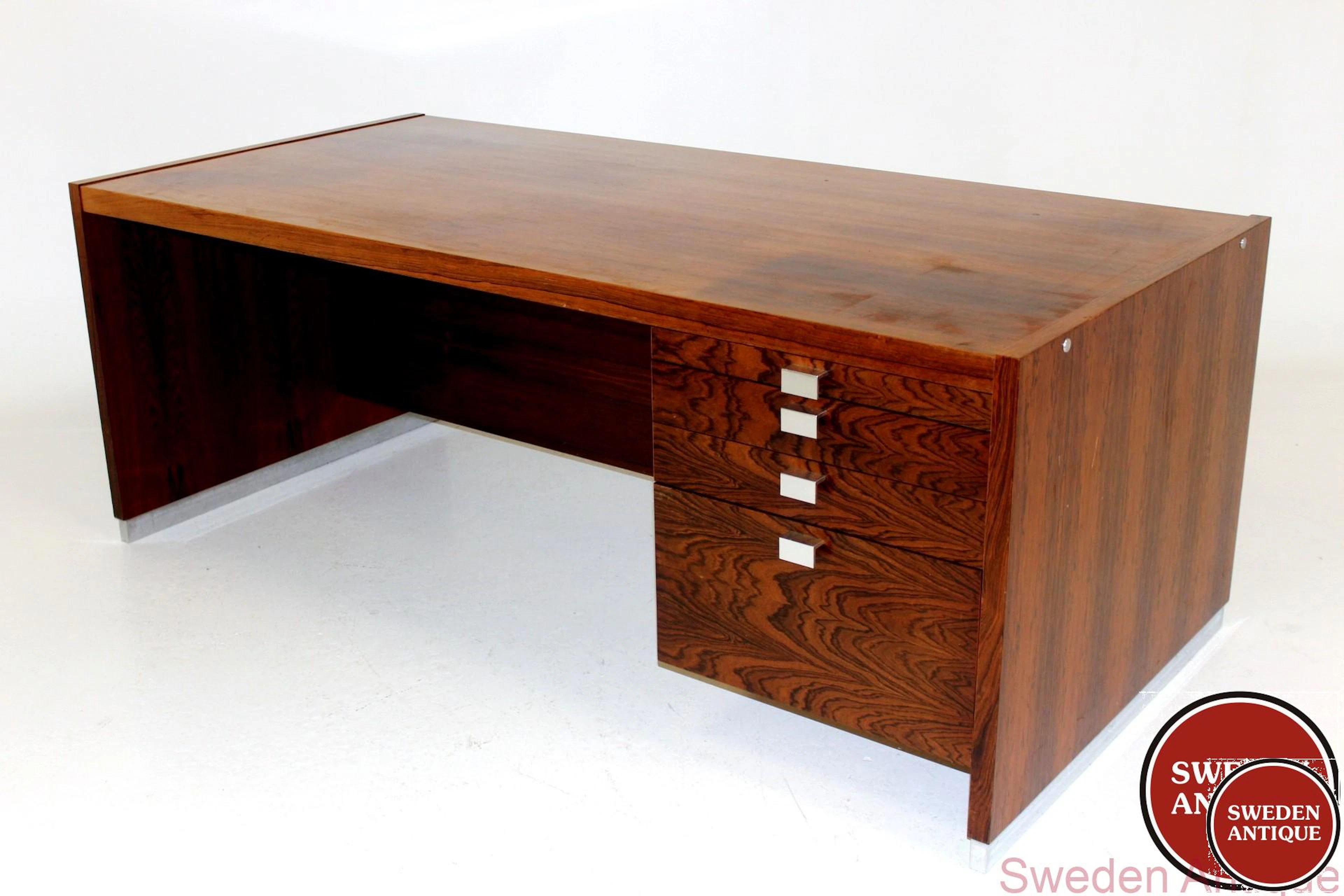 Writing desk ISKU Kaluste Year: 1960s Origin: Fin. Material: Rosewood
