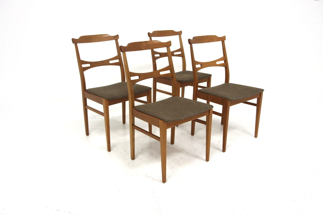 4Pcs Chairs Year: 1960s Origin: Swe. Material: Oak W: 46cm D: 55cm