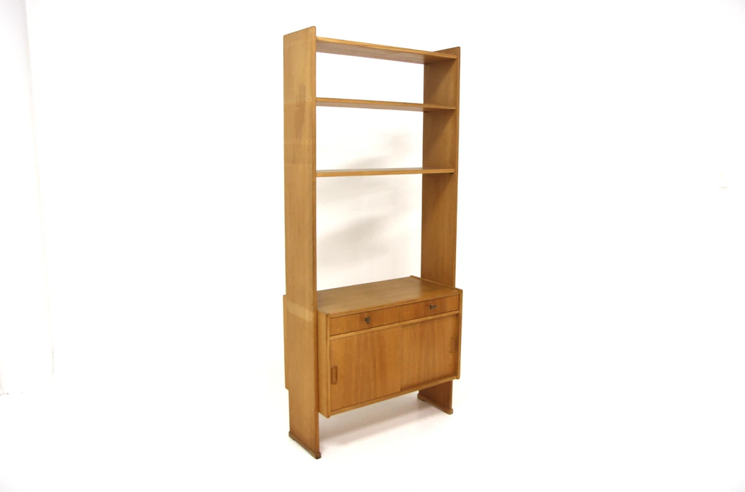Bookshelf Year: 1960s Origin: Swe. Material: Oak W: 84cm D: 41cm H: 190cm