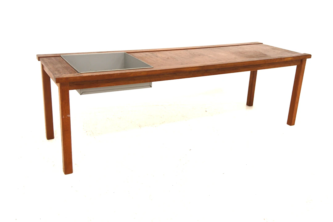 Flower bench Year: 1960s Origin: Swe. Material: Teak Metal W: 130cm