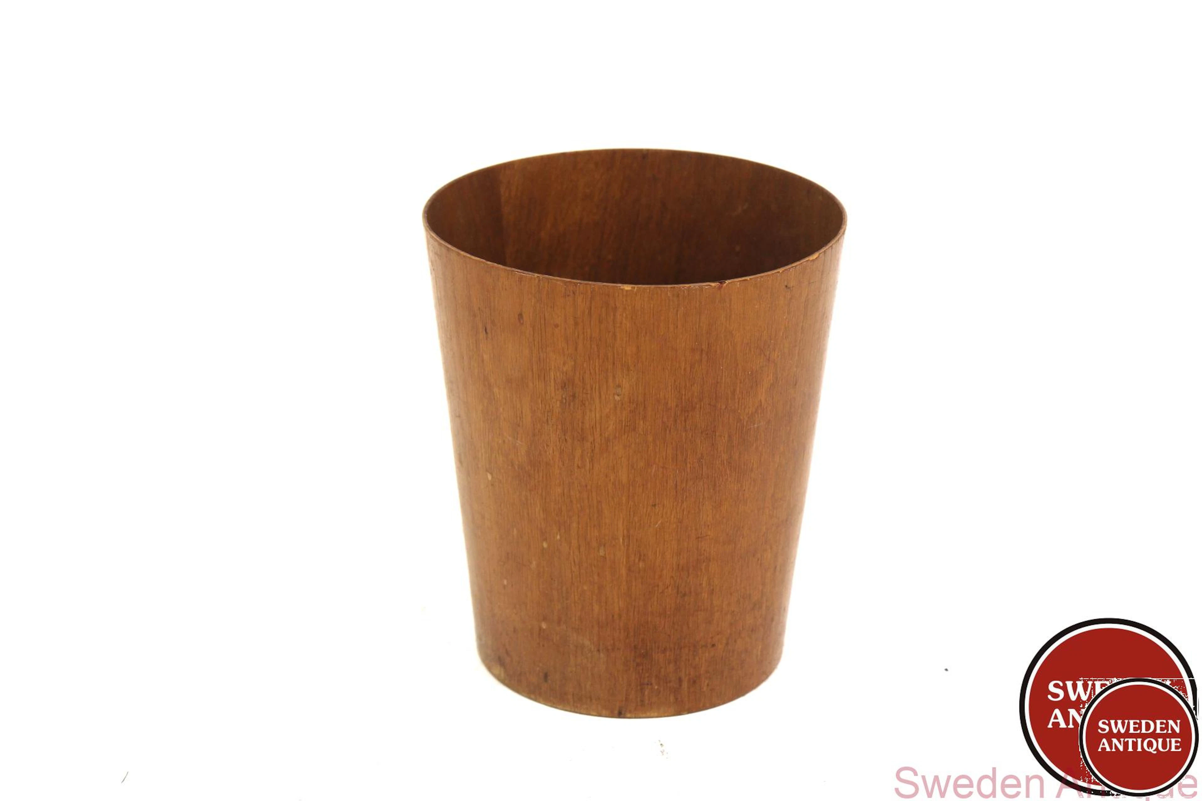 Trash can Martin Åberg for Servex Year: 1960s Origin: Swe. Material:
