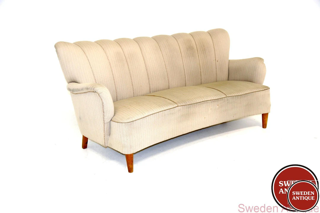 3-seat sofa Year: 1940s Origin: Swe. Material: Birch W: 182cm D: 46cm