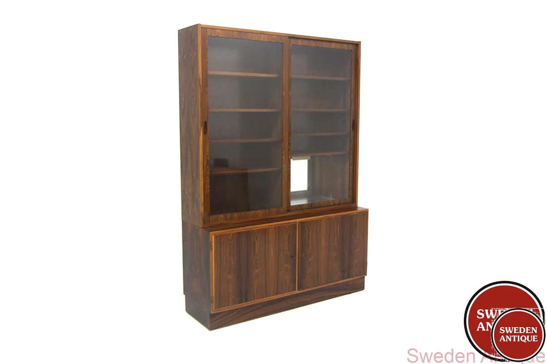 Cabinet Poul Hundevad Year: 1960s Origin: Den. Material: Rosewood