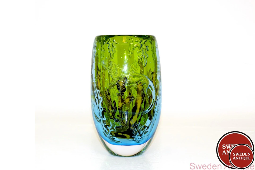 Vase Graarile Ödlor A unique so called graariel vase, by master glassblower