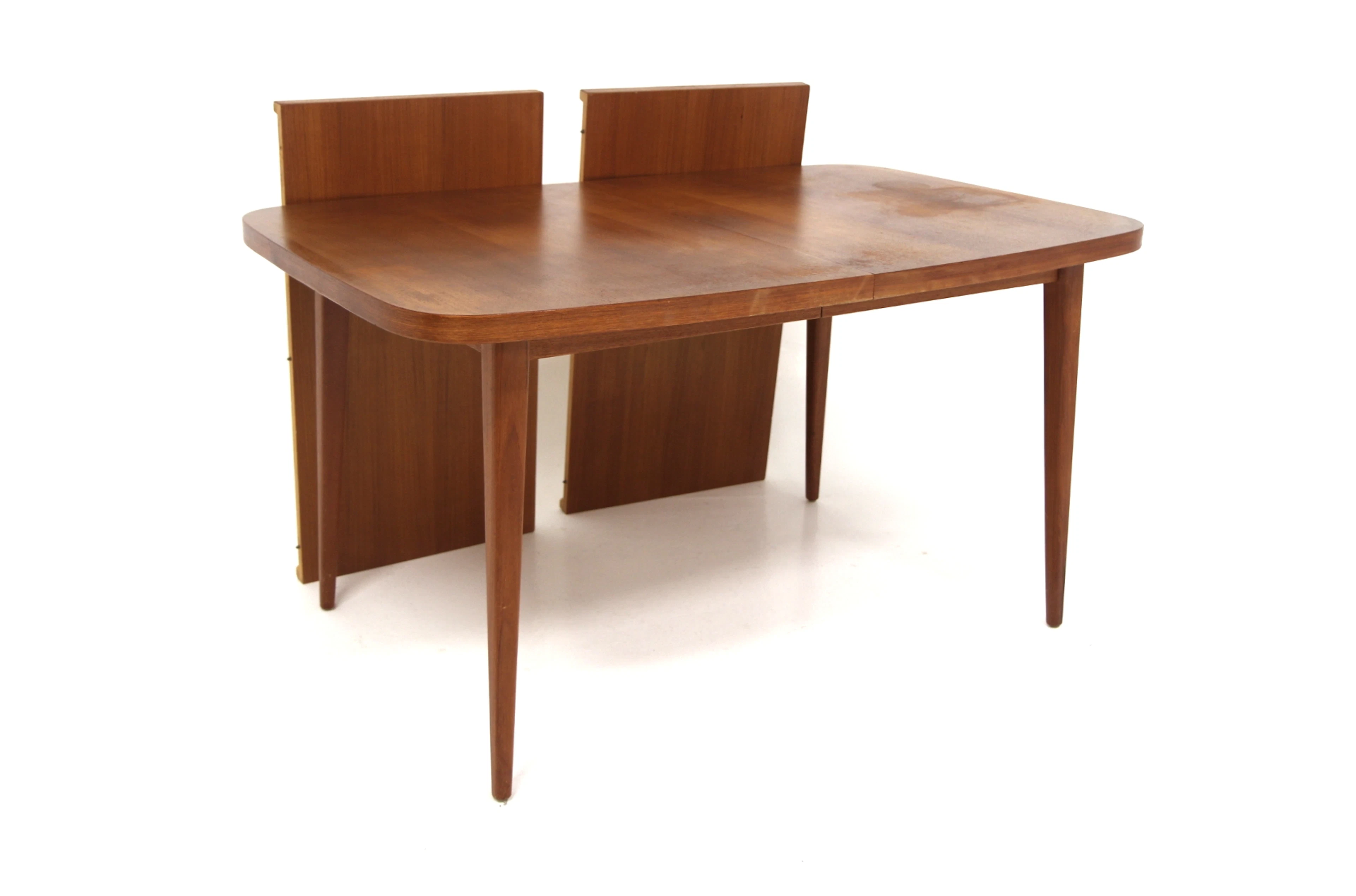 Dining table Year: 1950s Origin: Swe. Material: Teak W: 136 +50 +50cm