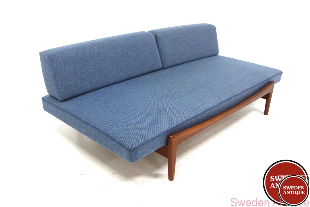 Daybed Ib Kofod-Larsen for Säffle Möbelfabrik Year: 1960s Origin: