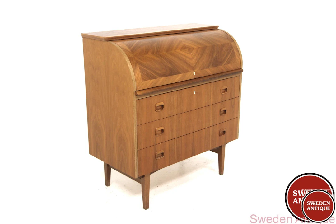 Secretary Year: 1950s Origin: Swe. Material: Walnut Beech W: 90cm