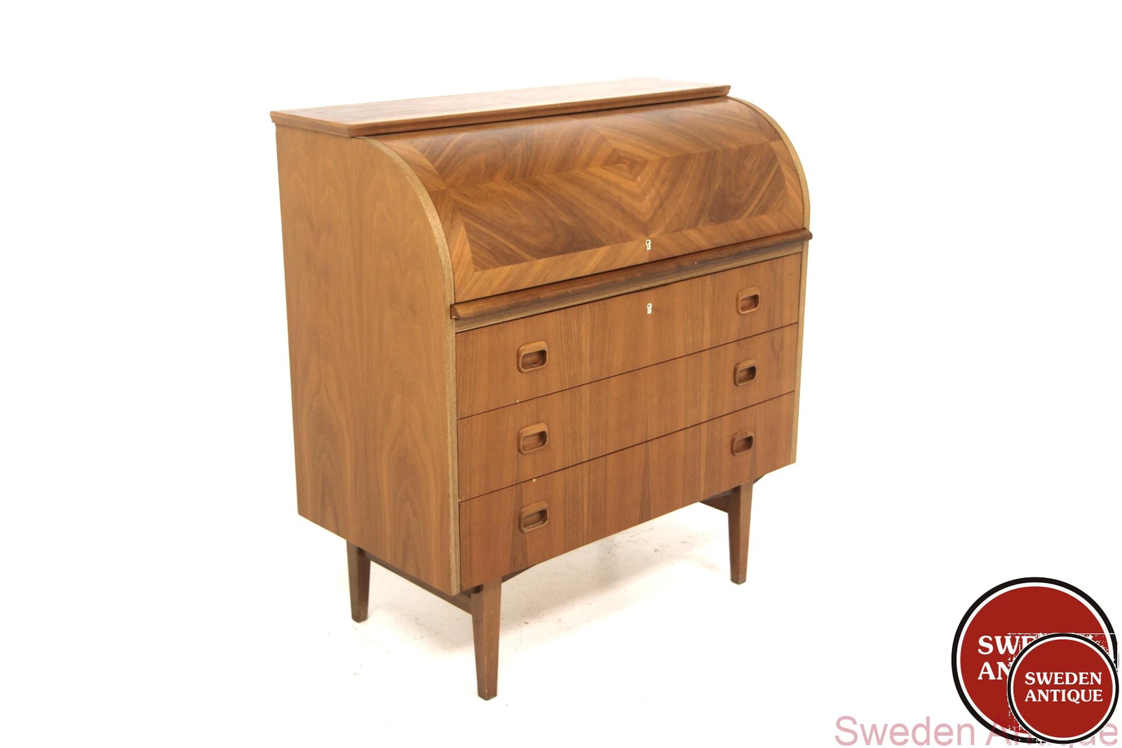 Secretary Year: 1950s Origin: Swe. Material: Walnut Beech W: 90cm
