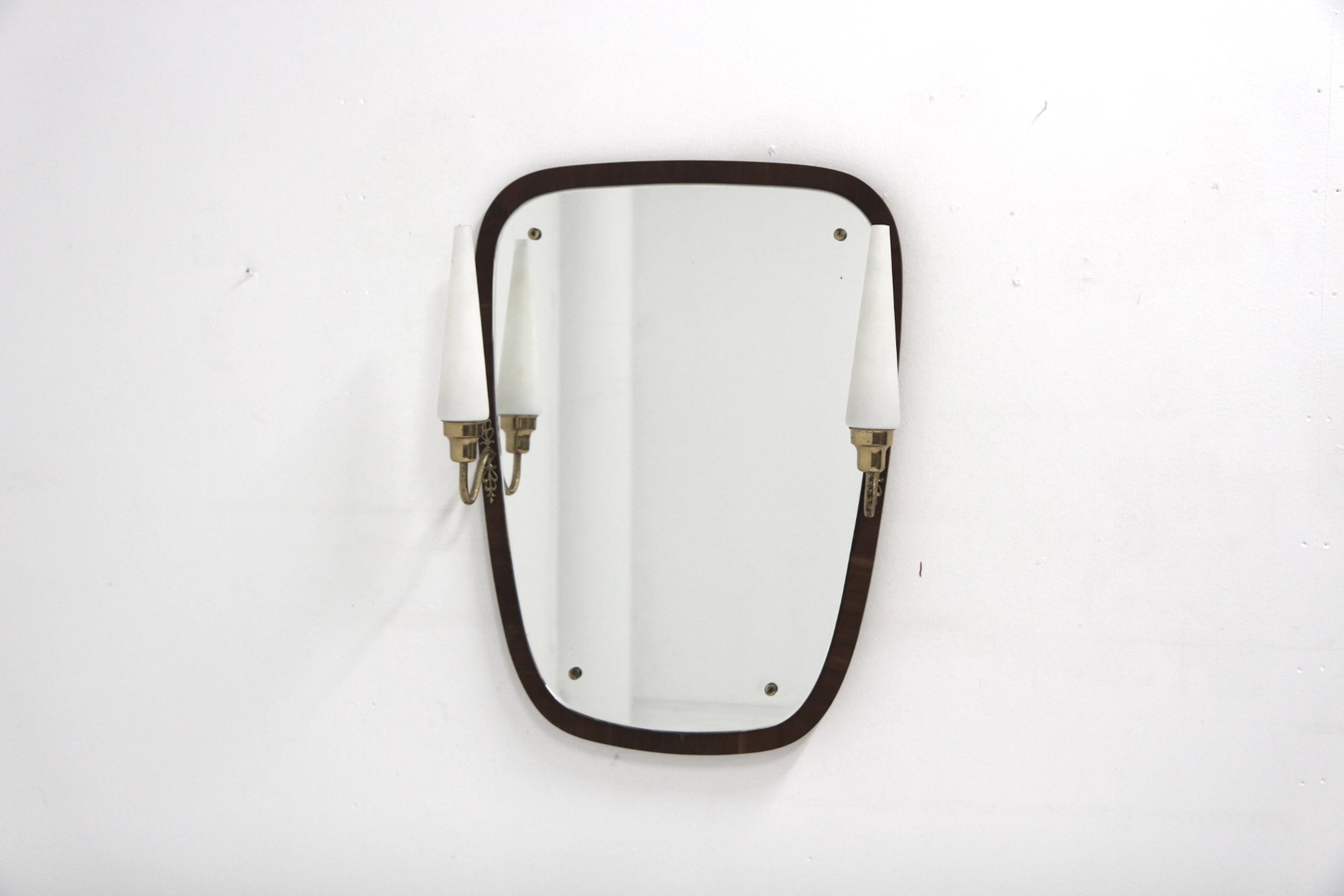 Mirror Year: 1950s Origin: Swe. Material: Mahogany Metal Glass W: