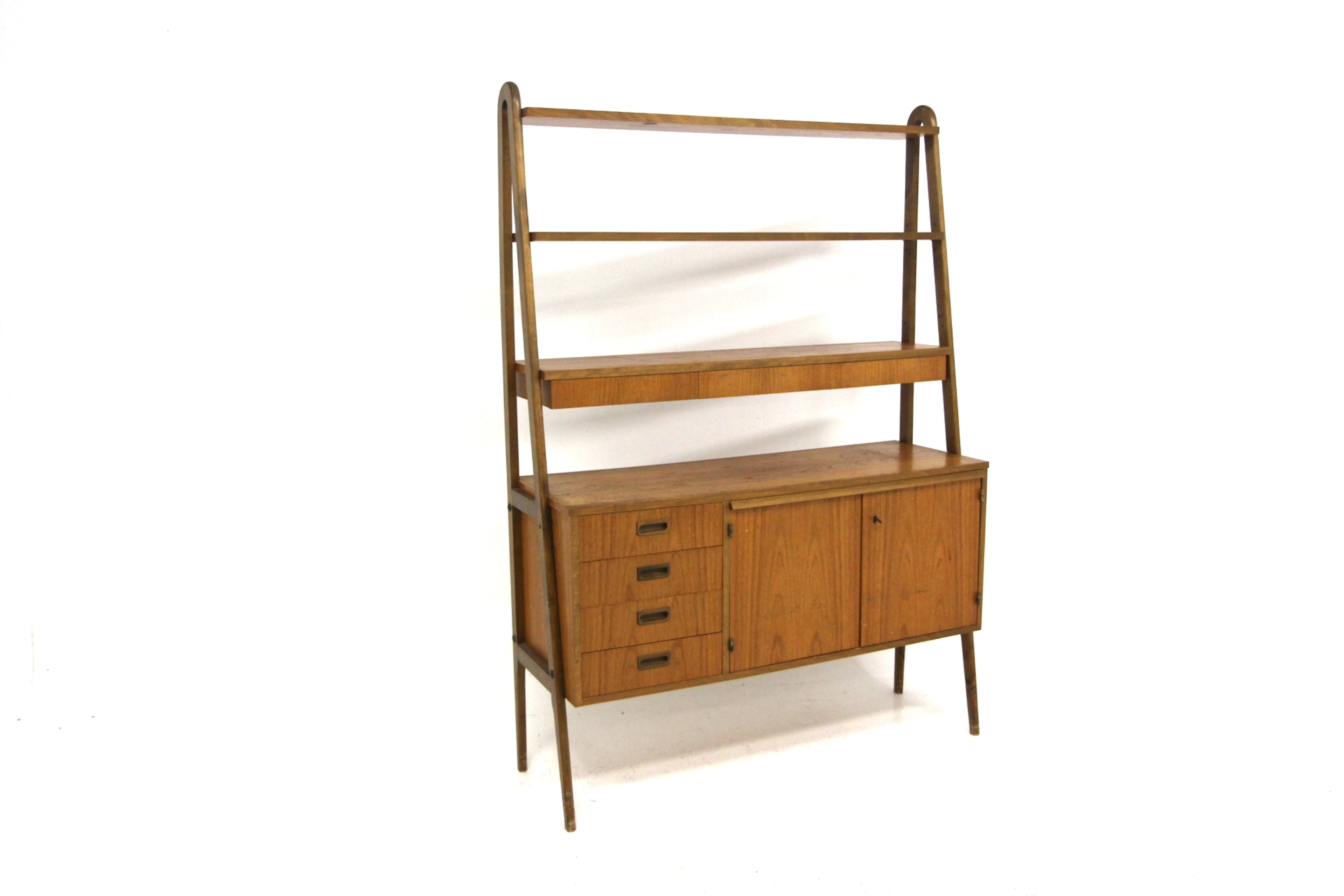 Booshelf Year: 1950s Origin: Swe. Material: Teak Beech W: 119cm D: