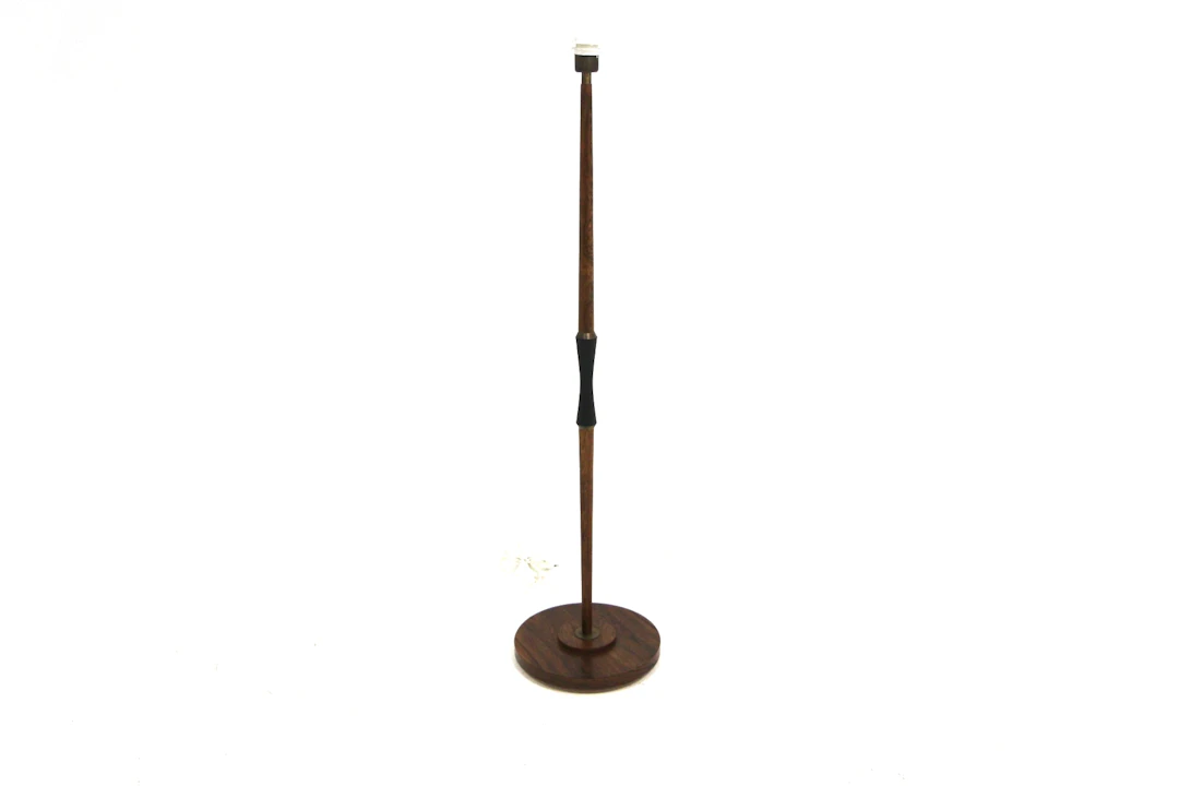 Floor lamp Year: 1960s Origin: Swe. Material: Rosewood Black Metal