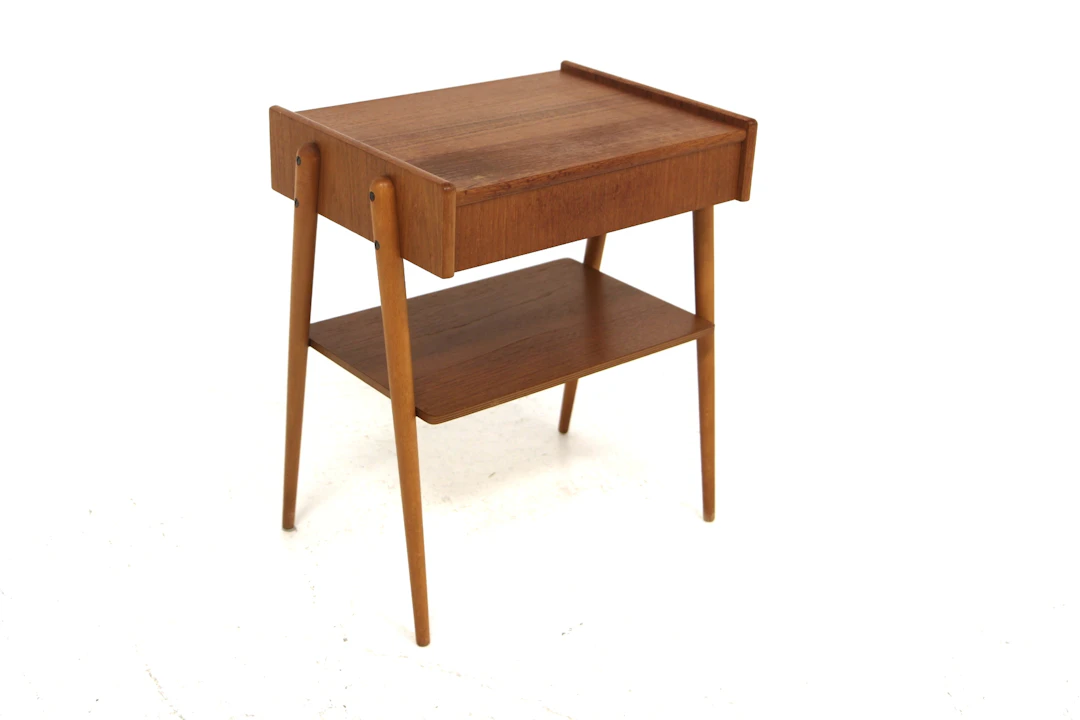 Bedside table AB Carlström & Co Möbelfabrik Year: 1960s Origin: Swe.