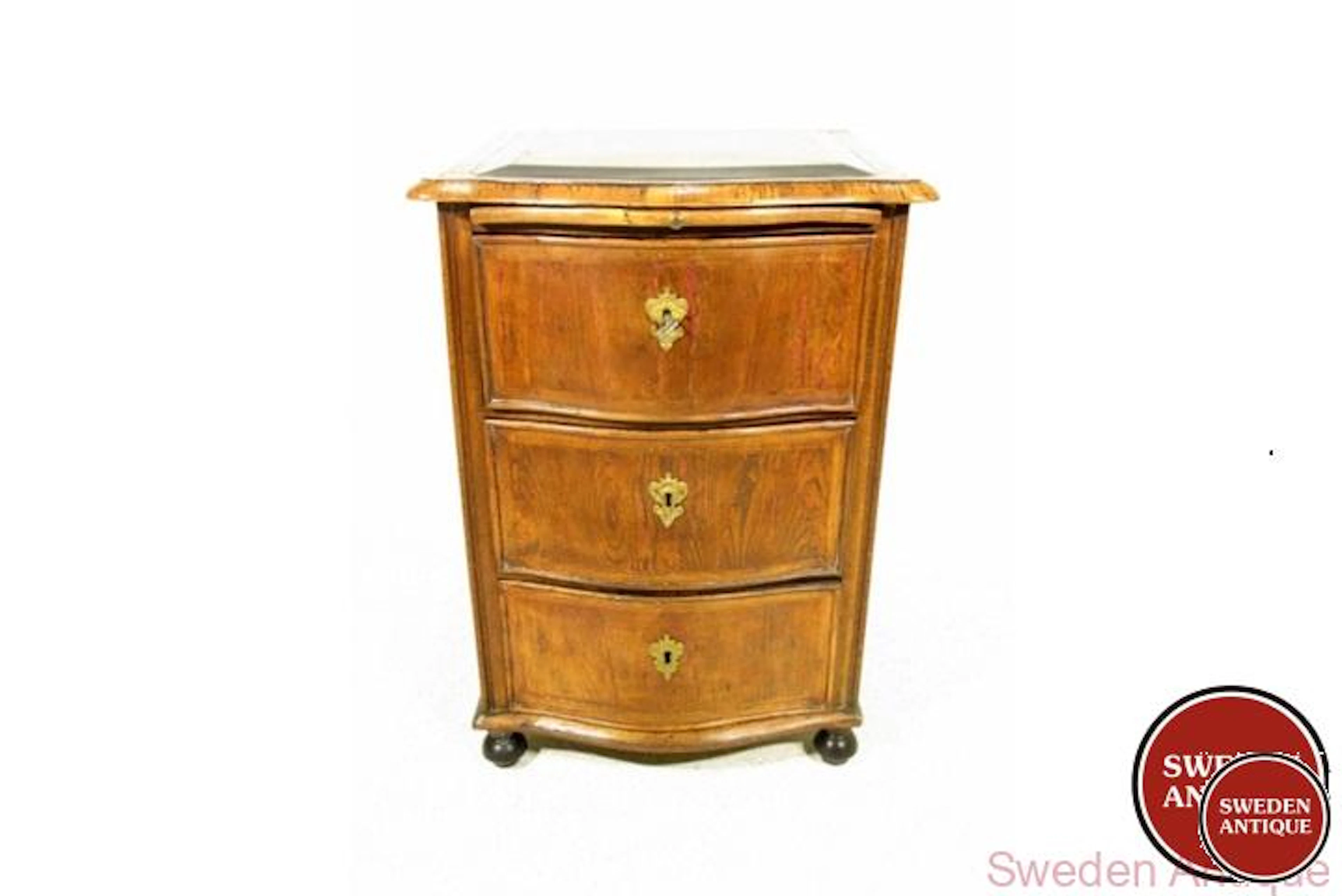 Antique Rococo Chest of drawers