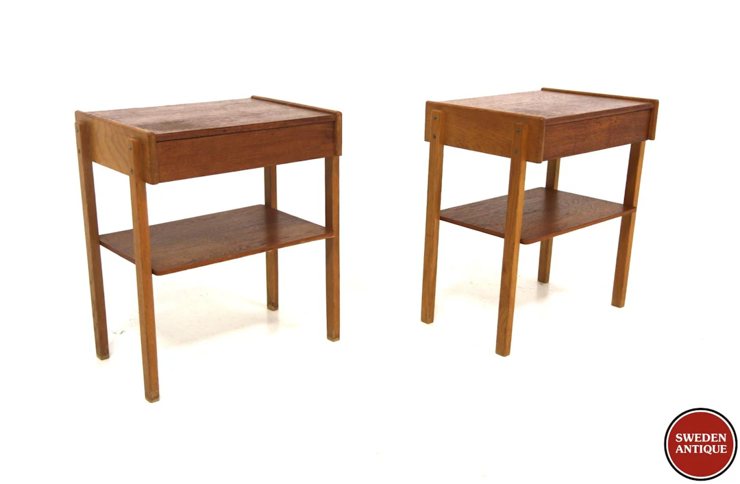 2Pcs Bedside tables Year: 1960s Origin: Swe. Material: Teak Oak W: