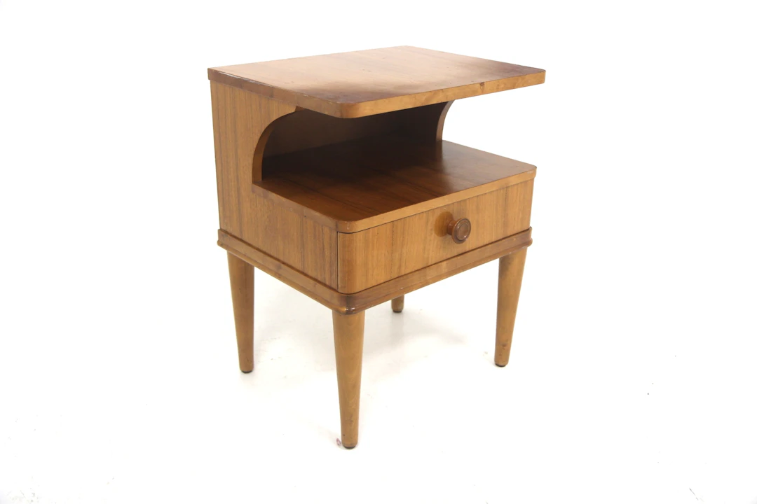 Bedside table Swedis Modern Year: 1940s Origin: Swe. Material: Walnut