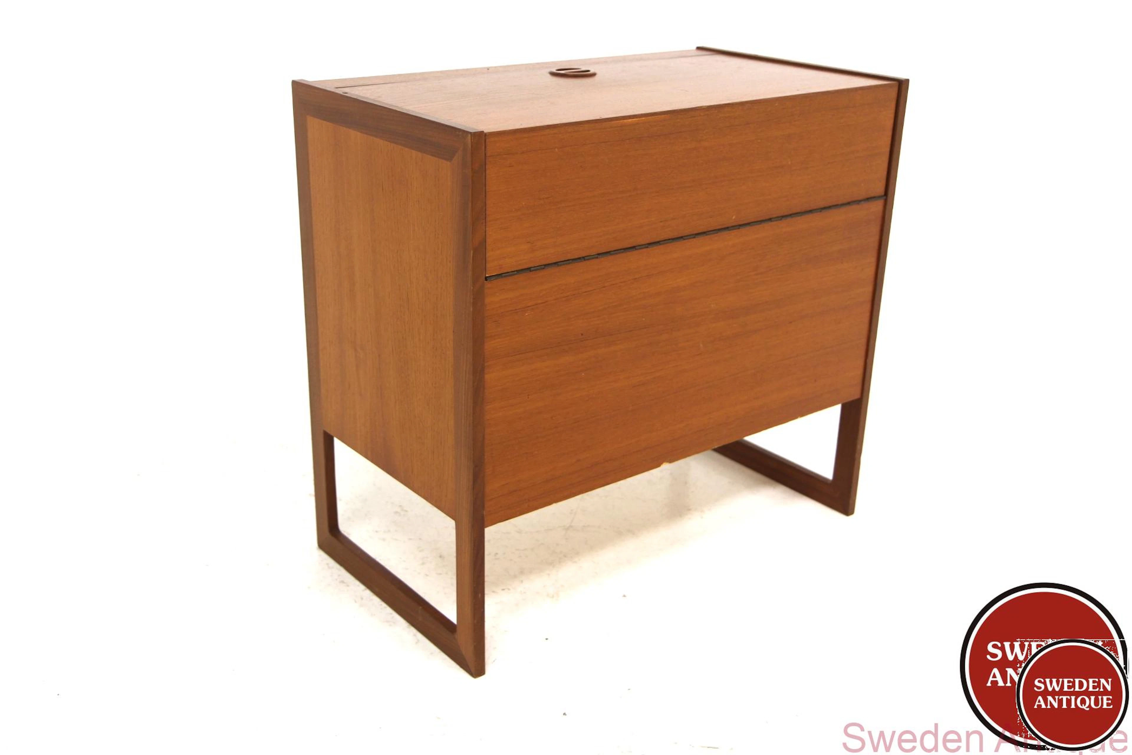 Bar Cabinet Model Varié, Arne Wahl-Iversen for Möbel-IKÉA 1960s Swe. Teak