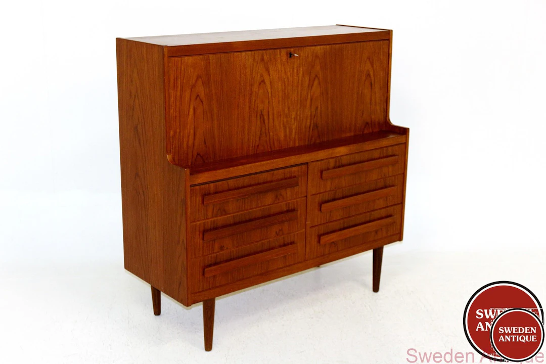 Secretary Sigfrid Omann for Ølholm Møbelfabrik Year: 1960s Origin: