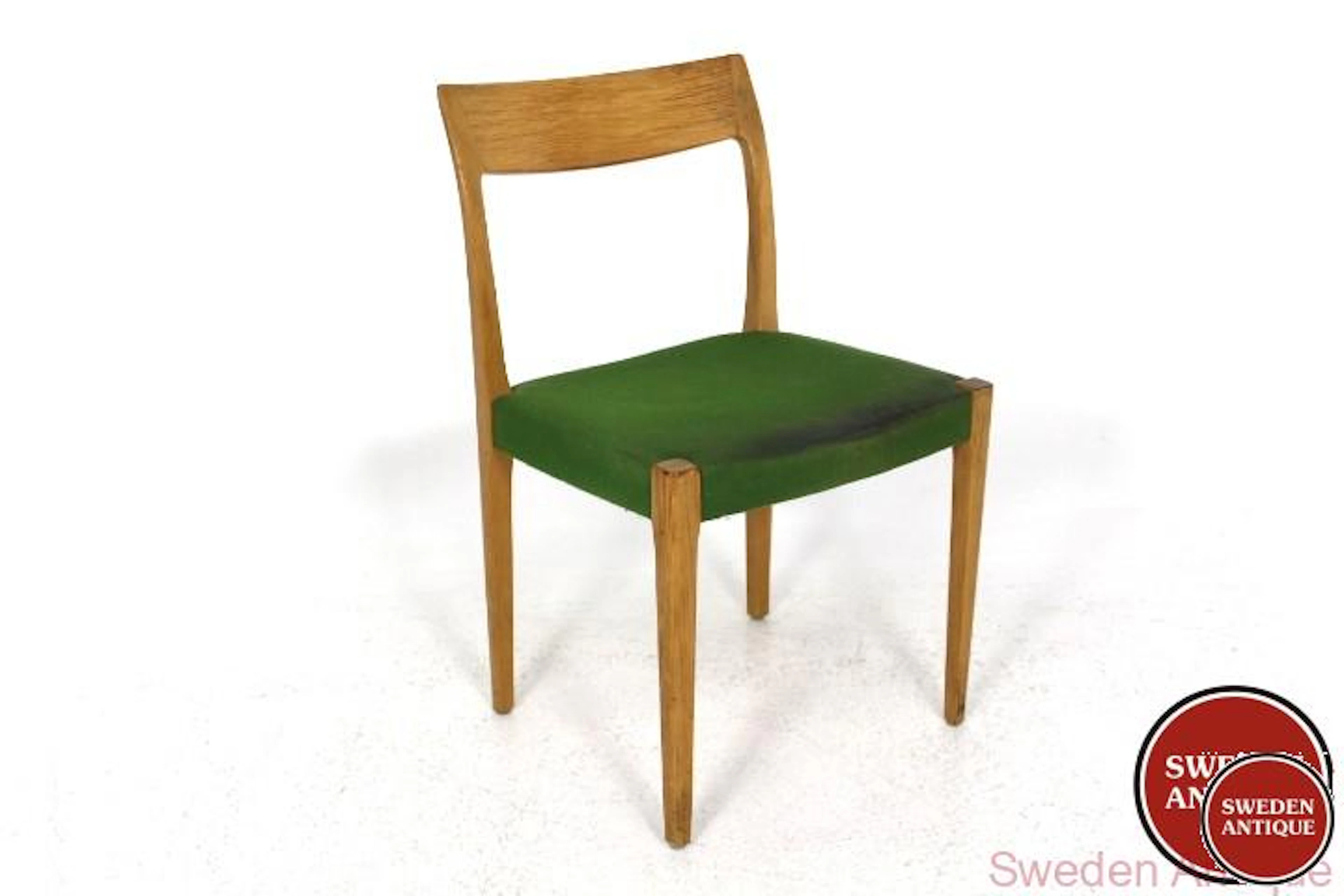 Chair Year: 1960s Origin: Swe. Material: Oak W: 47,5cm D: 48,5cm H: