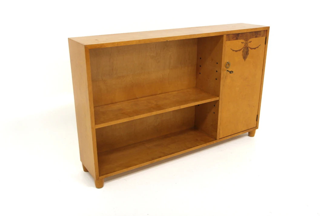 Bookshelf Year: 1930s Origin: Swe. Material: Birch Metal W: 123cm