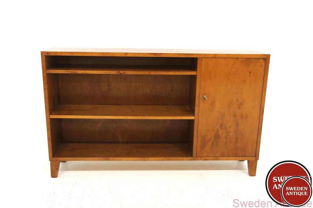Bookshelf Year: 1930s Origin: Swe. Material: Birch W: 125cm D: 25cm H: 75cm