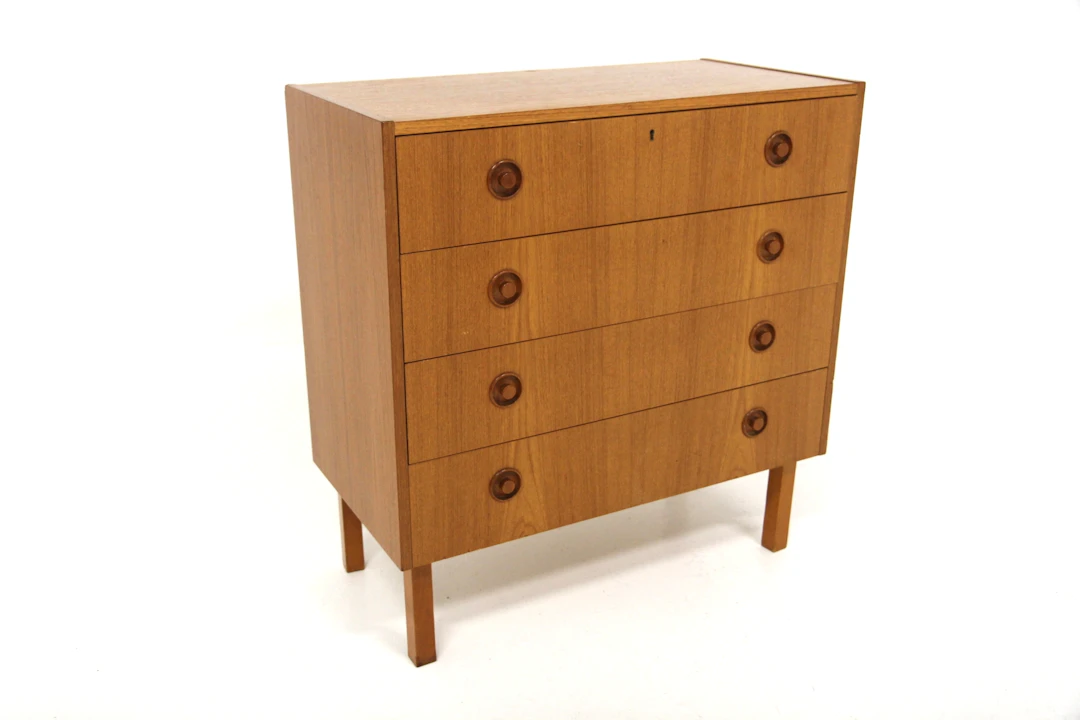 Chest of drawers Year: 1960s Origin: Swe. Material: Teak W: 80cm D: