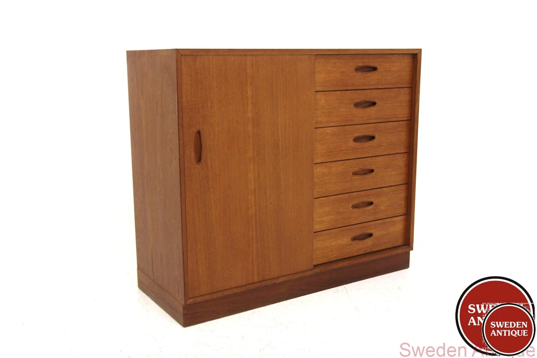 Cabinet Domi 2 Nils Jonsson for Troreds, Bjärnum Year: 1960s Origin:
